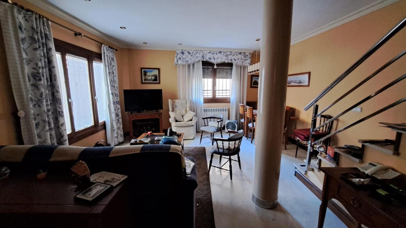 La Madre Abadesa Villa Tordesillas Bagian luar foto