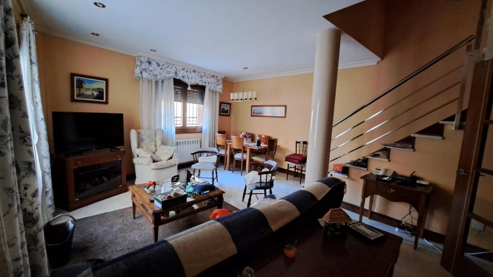 La Madre Abadesa Villa Tordesillas Bagian luar foto